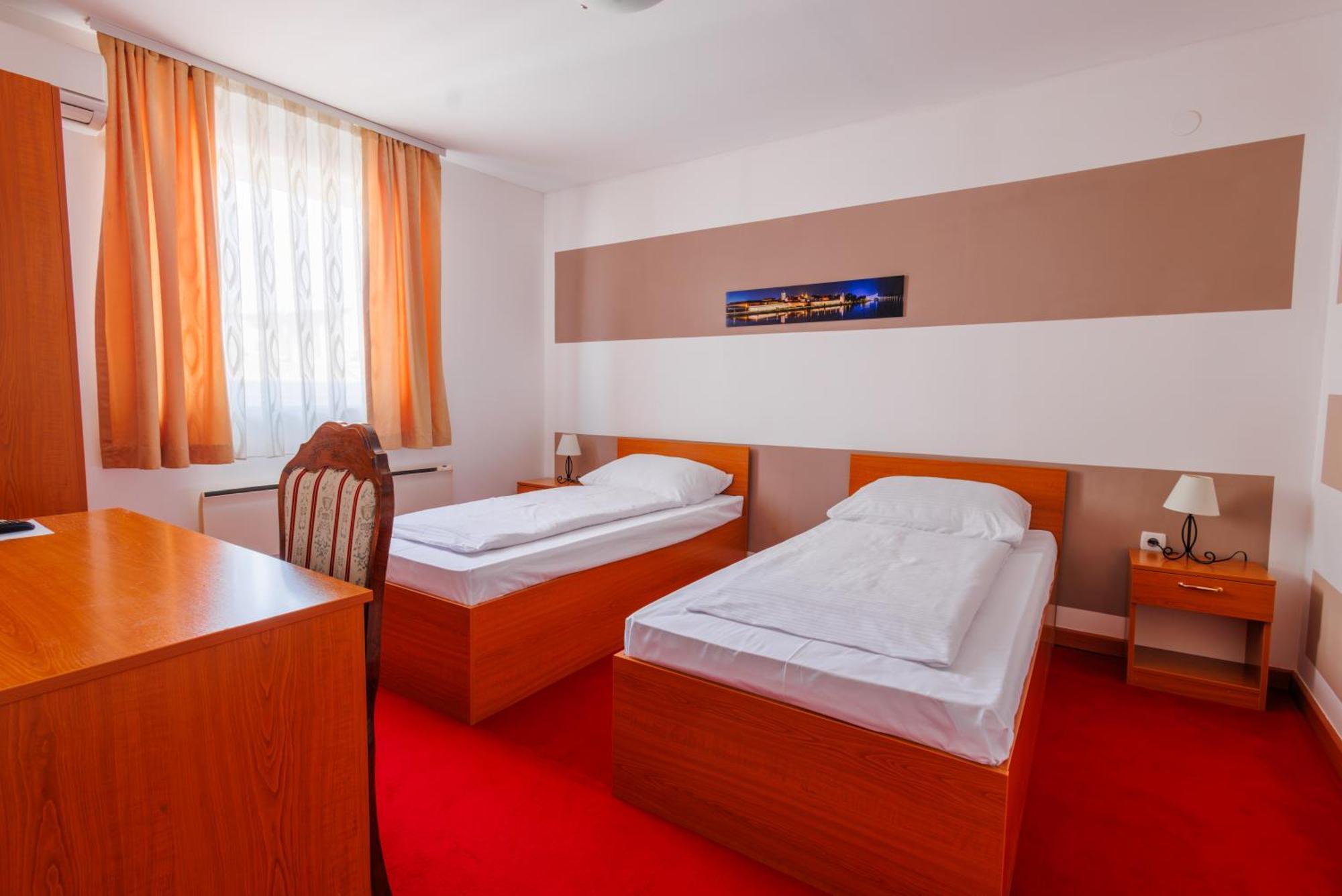 Pansion Strossmayer Osijek Ngoại thất bức ảnh